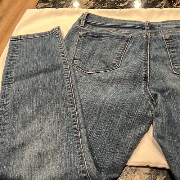 LOFT Denim - Loft Sz 12P Med faded Modern skinny jeans